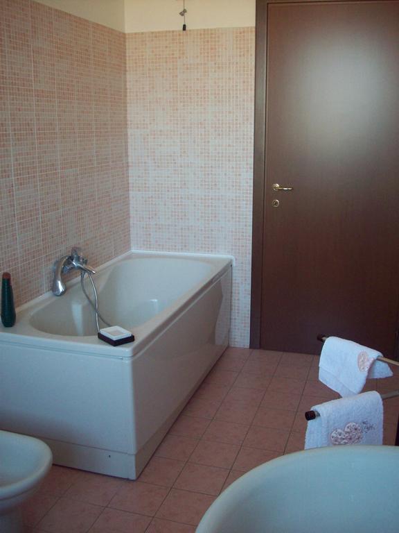 Bed and Breakfast Al Calypso Curtatone Екстер'єр фото